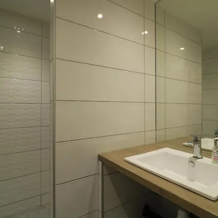 Chic 2 Vue Port, Felix Faure-coeur De A2b218 Apartment Cannes