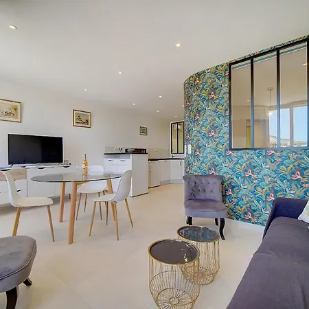 Lumineux 3 Pieces Renove Face Au Port L! A2b218 Apartment Cannes